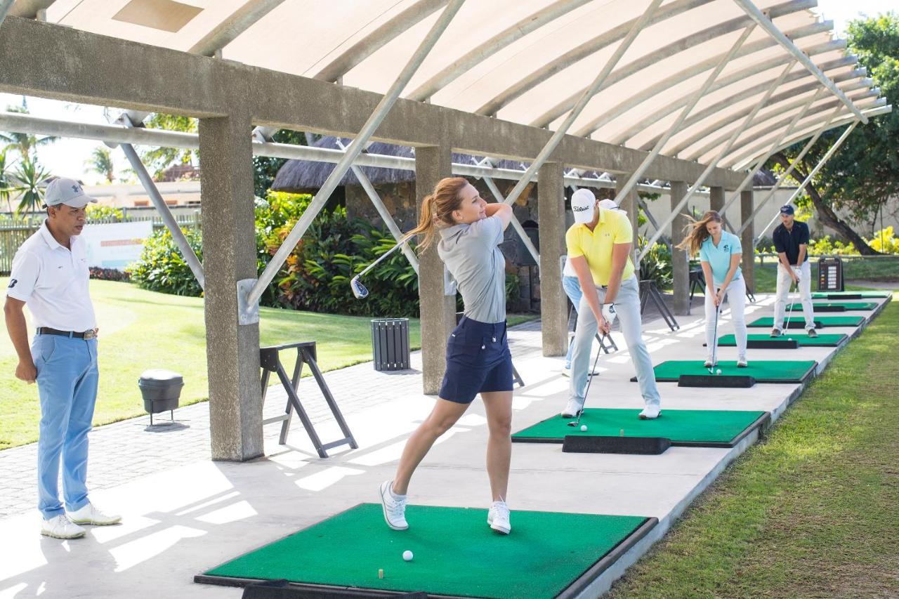 Constance Prince Maurice Посте-де-Флак Экстерьер фото Golfers practicing at a driving range