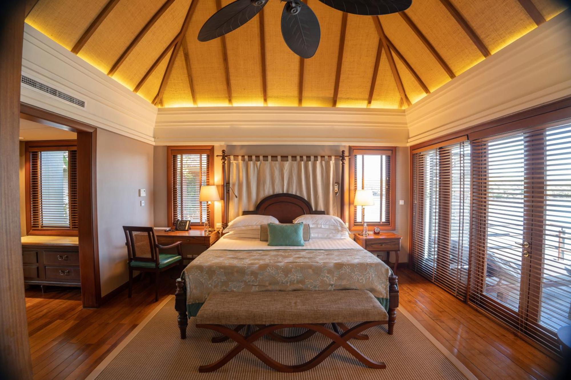 Constance Prince Maurice Посте-де-Флак Экстерьер фото A bedroom at the resort