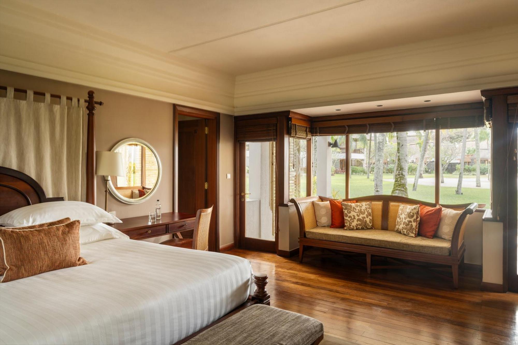 Constance Prince Maurice Посте-де-Флак Экстерьер фото A bedroom at the Four Seasons Resort
