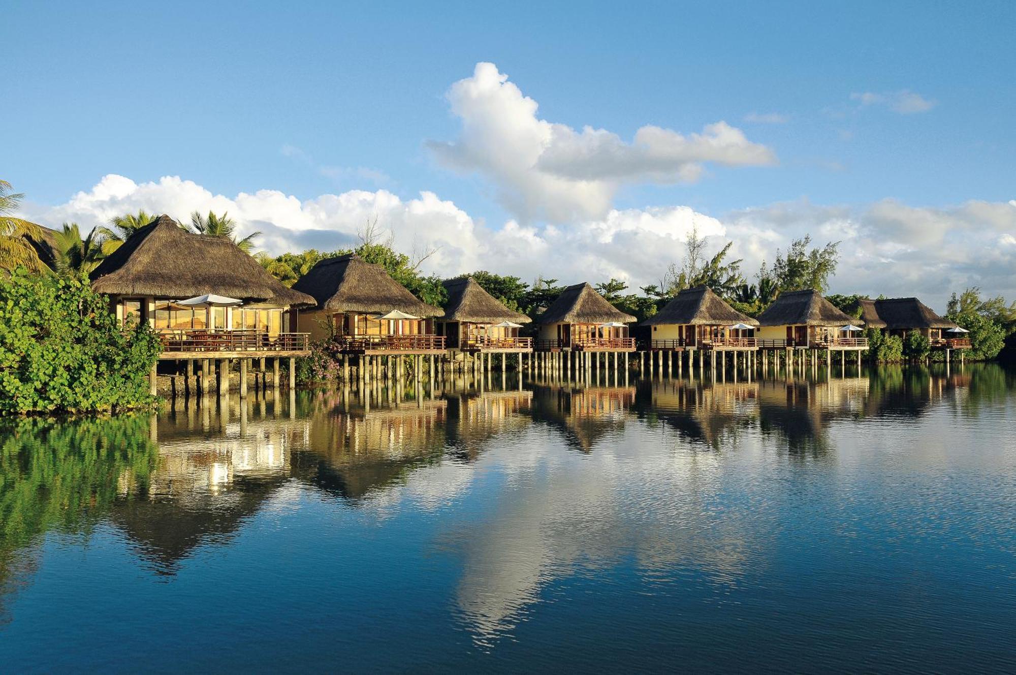 Constance Prince Maurice Посте-де-Флак Экстерьер фото Overwater bungalows at the resort